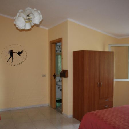 Camere & Case Vacanze Lo Scoglio Castel di Tusa Exterior foto